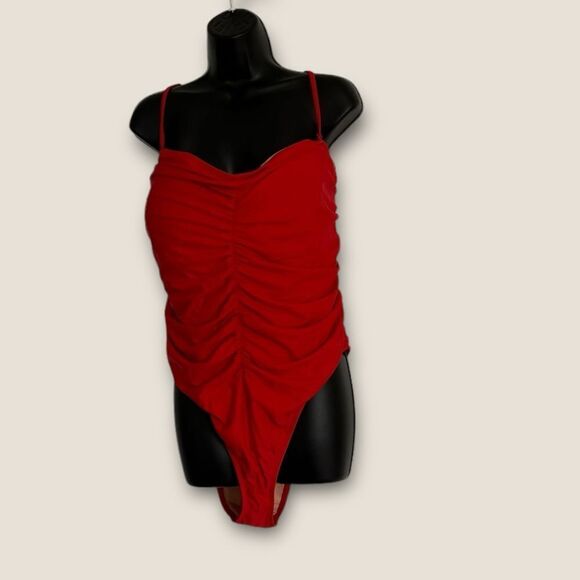Plus size Red bathing suit size 24, NWT - Picture 1 of 6